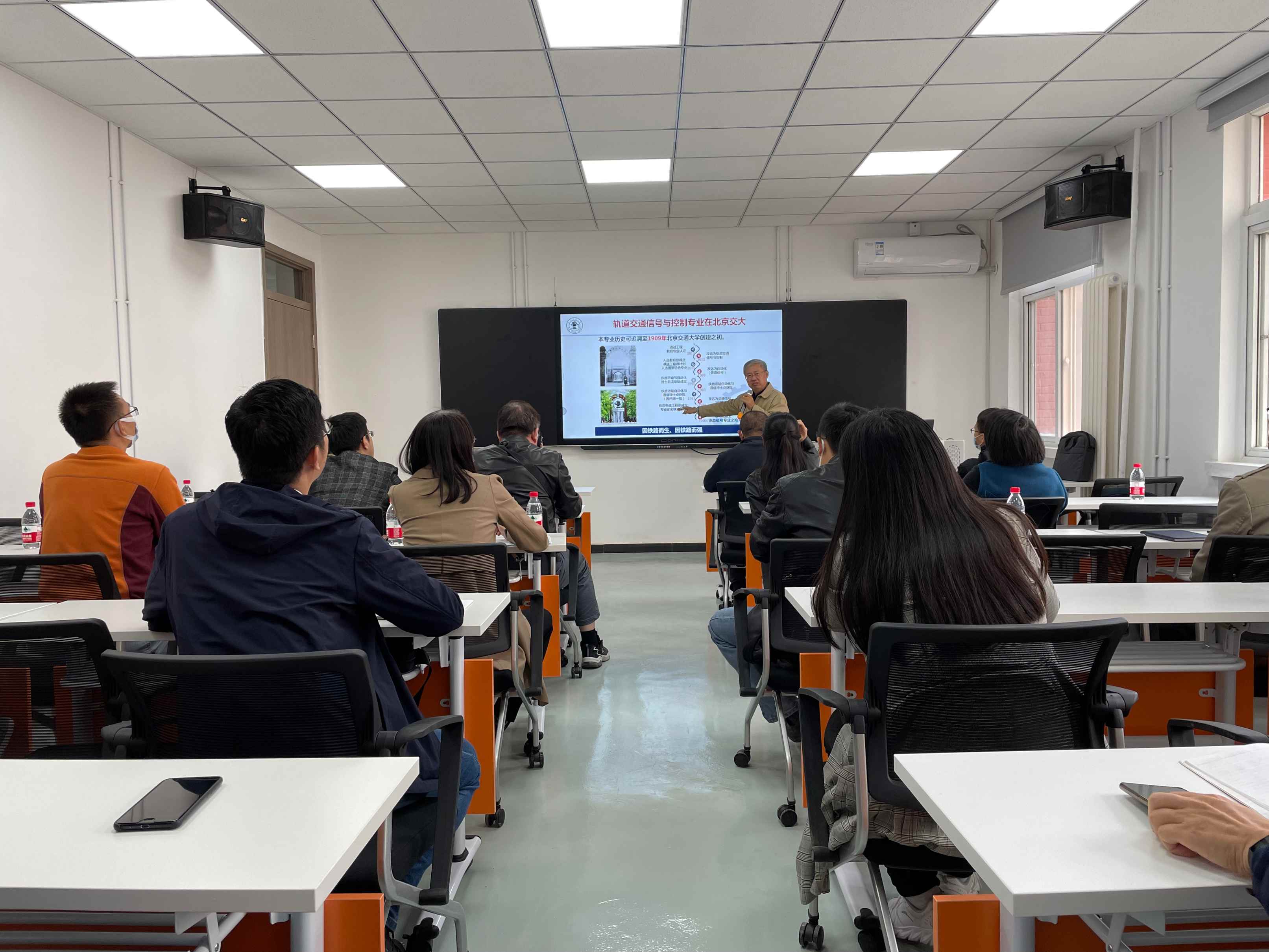 教师发展中心成功举办虚拟教研室建设主题讲座